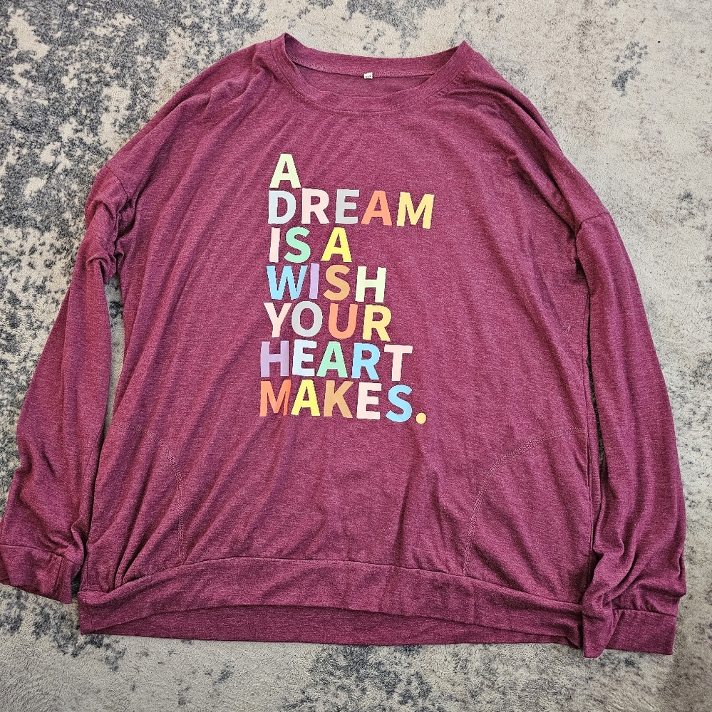 Disney fans!! Perfect shirt to wear to the park or at home. 2x tshirt.